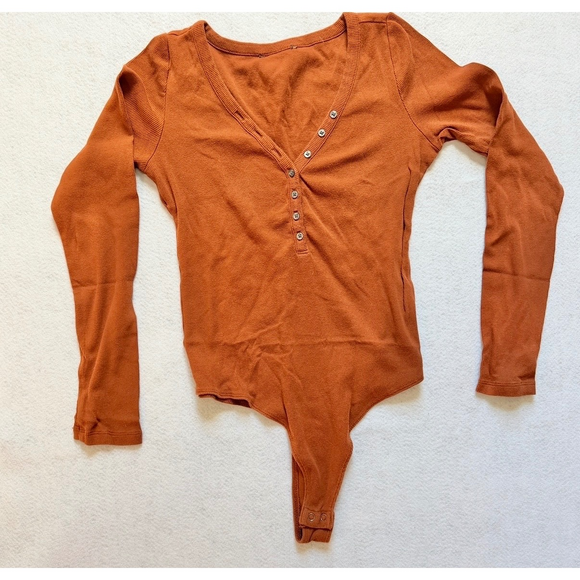 Banana Republic Ribbed Bodysuit V-neck Henley Bundle long sleeve tops in Orange - Picture 3 of 6